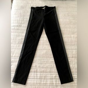 Stretchy, skinny leg black pants